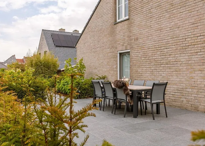 Fantastic Family Villa With Beautiful Garden