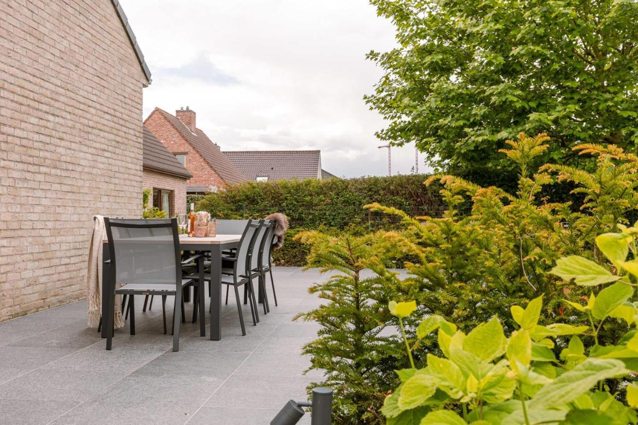 Fantastic Family With Beautiful Garden Apartment Ostend